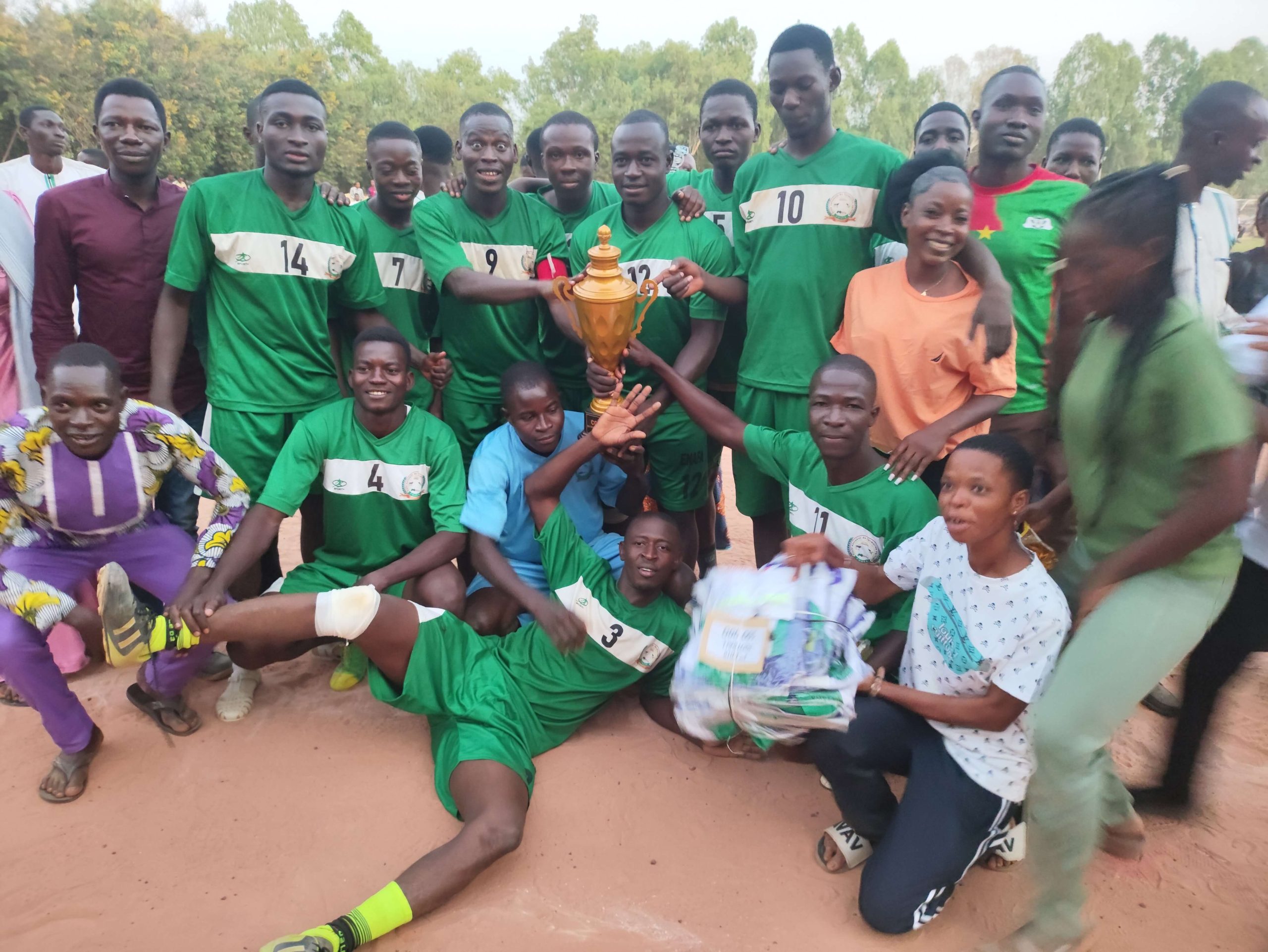 EQUIPE DE FOOTBALL- COUPE DU DG (8)